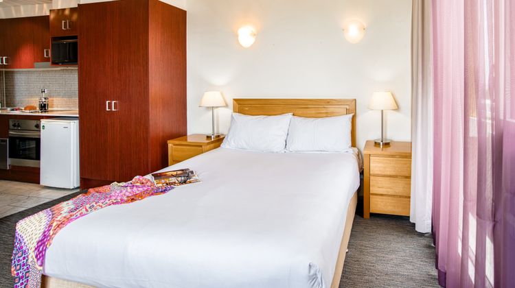 Park Regis Concierge Apartments Room