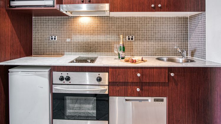 Park Regis Concierge Apartments Room
