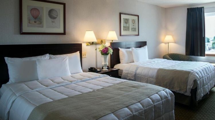 Meadowlands Plaza Hotel Room