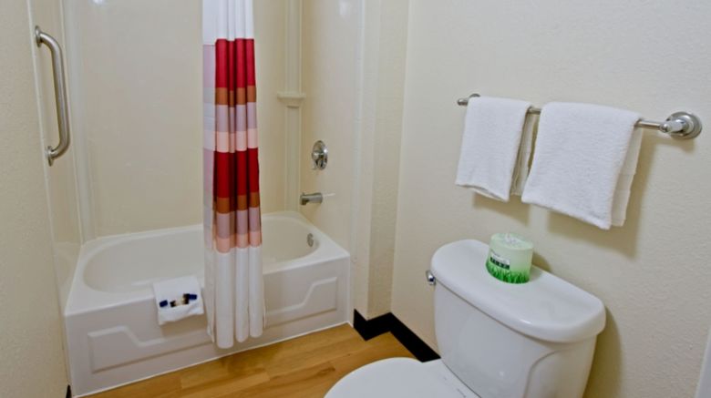 <b>Red Roof Inn Richmond South Room</b>. Images powered by <a href="https://www.leonardoworldwide.com/" title="Leonardo Worldwide" target="_blank">Leonardo</a>.