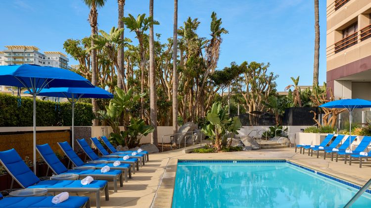 Marina del Rey Marriott Pool