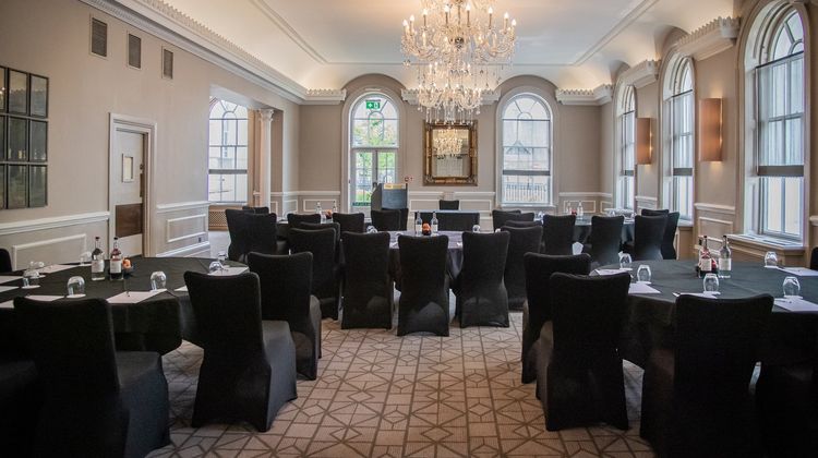 Queen's Hotel Cheltenham Meeting