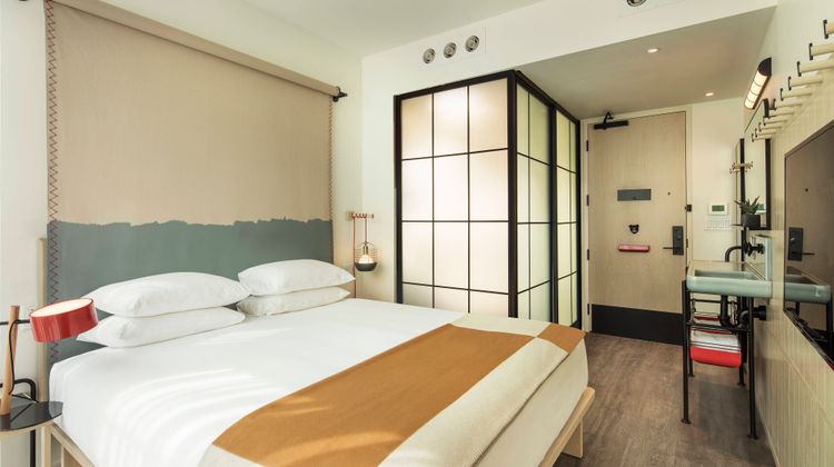 Moxy NYC Chelsea Room
