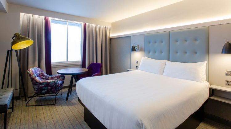 Premier Inn Leamington Spa Town Centre Room