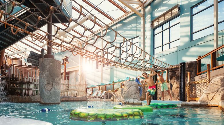 <b>Camelback Resort Pool</b>. Images powered by <a href="https://www.leonardoworldwide.com/" title="Leonardo Worldwide" target="_blank">Leonardo</a>.