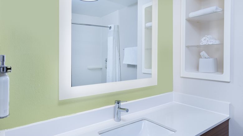 <b>Holiday Inn Express Hotel & Suites Room</b>. Images powered by <a href="https://www.leonardoworldwide.com/" title="Leonardo Worldwide" target="_blank">Leonardo</a>.