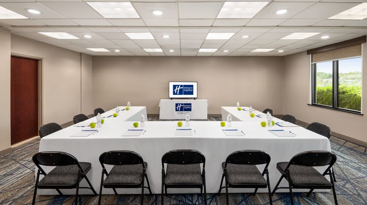 Holiday Inn Express & Suites Mobile West Meeting