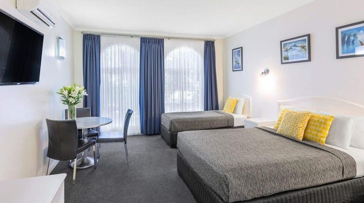 Cathedral Motor Inn Room