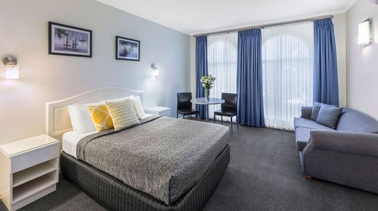 Cathedral Motor Inn Room