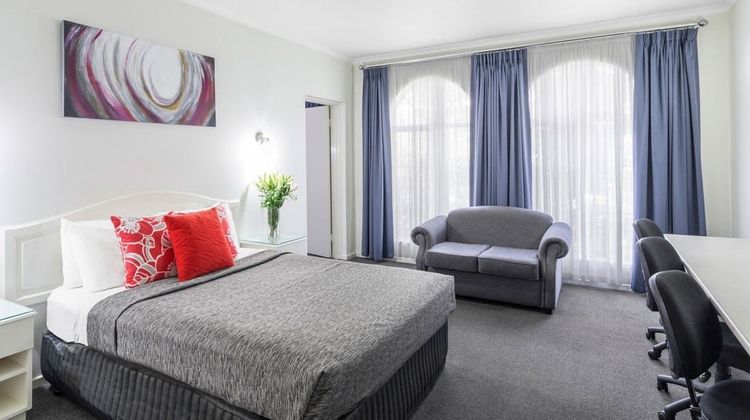 Cathedral Motor Inn Suite