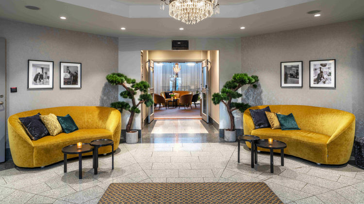 Dockyard Hotel Lobby