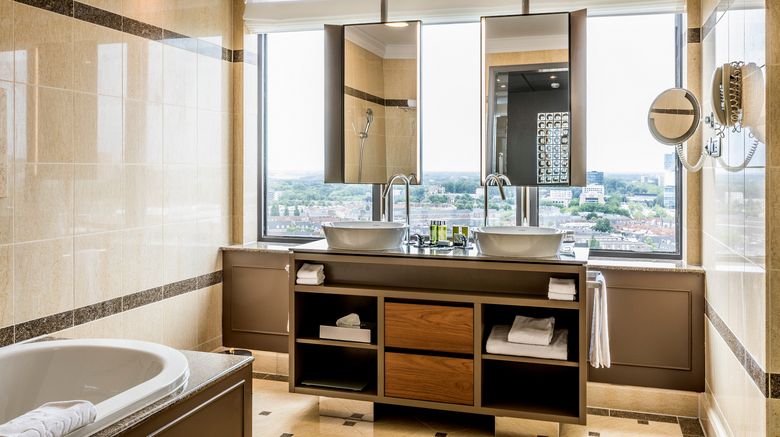 <b>Hotel Okura Amsterdam Room</b>. Images powered by <a href="https://www.leonardoworldwide.com/" title="Leonardo Worldwide" target="_blank">Leonardo</a>.