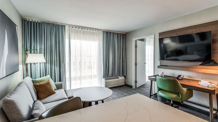 Staybridge Suites Market Ctr Love Field Suite
