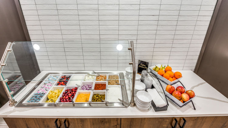 Staybridge Suites Market Ctr Love Field Restaurant