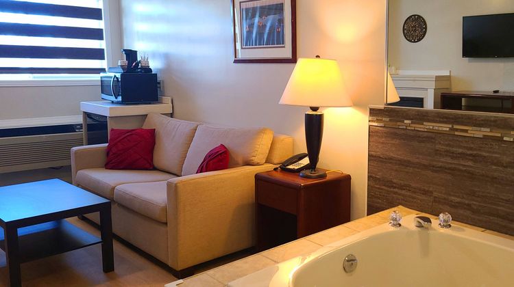 Riviera Inn & Suites Suite