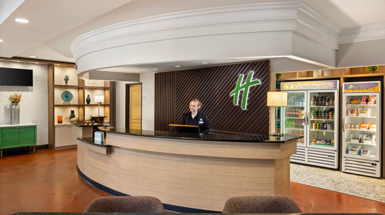 Holiday Inn Hotel & Suites Exterior