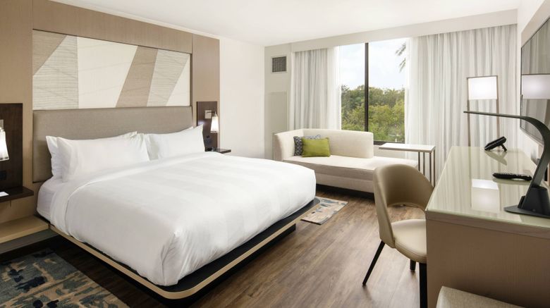 <b>Palm Beach Gardens Marriott Room</b>. Images powered by <a href="https://www.leonardoworldwide.com/" title="Leonardo Worldwide" target="_blank">Leonardo</a>.