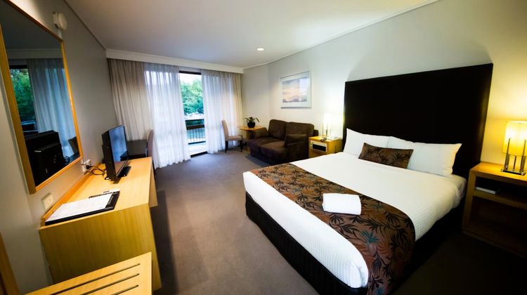Sandown Regency Motor Inn Room