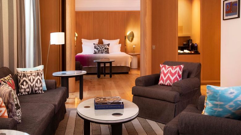 <b>Hotel Vernet Champs Elysees Suite</b>. Images powered by <a href=https://www.travelagewest.com/Hotels/Paris/