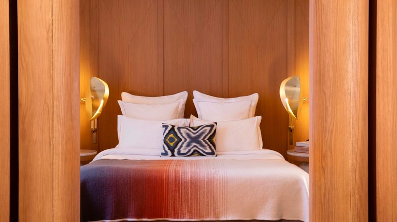 <b>Hotel Vernet Champs Elysees Suite</b>. Images powered by <a href=https://www.travelagewest.com/Hotels/Paris/