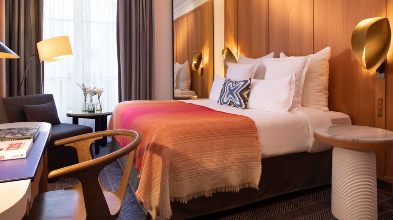 <b>Hotel Vernet Champs Elysees Room</b>. Images powered by <a href=https://www.travelagewest.com/Hotels/Paris/