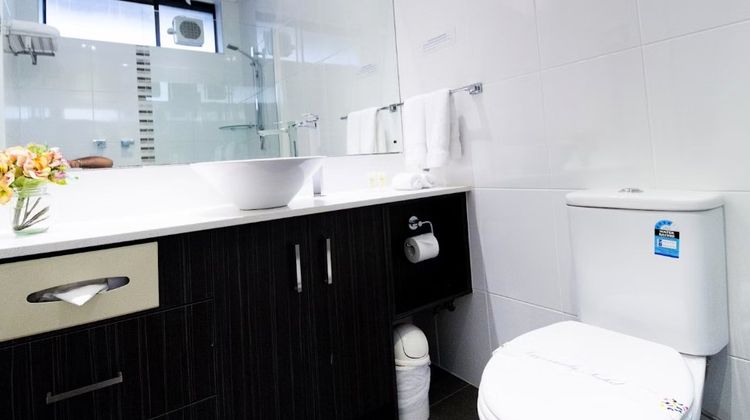 Sandown Regency Motor Inn Room
