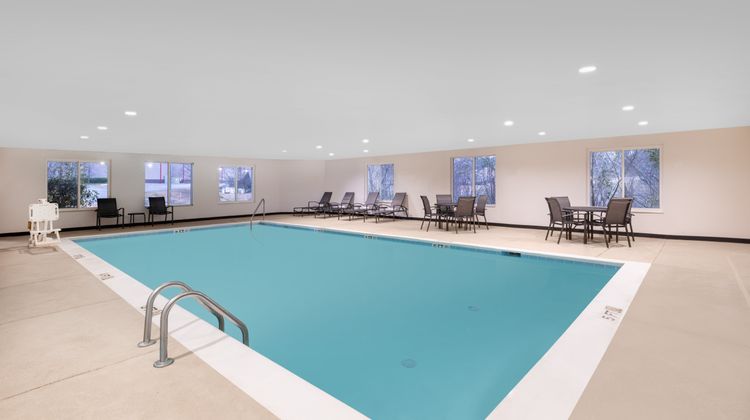 Garner Hotel Macon W, an IHG Hotel Pool