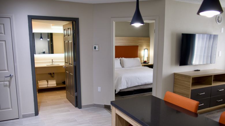 <b>Candlewood Suites Harrisonburg Room</b>. Images powered by <a href="https://www.leonardoworldwide.com/" title="Leonardo Worldwide" target="_blank">Leonardo</a>.