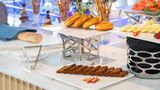 <b>Holiday Inn Exp Golden Pebble Beach Restaurant</b>. Images powered by <a href="https://www.leonardoworldwide.com/" title="Leonardo Worldwide" target="_blank">Leonardo</a>.