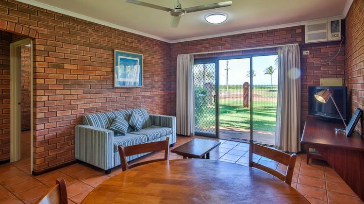 Bayside Holiday Apartments Lobby