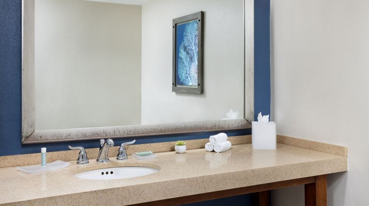 Fairfield Inn & Stes/The Keys Collection Room