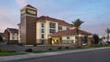 Fairfield Inn & Suites Fresno River Park Exterior