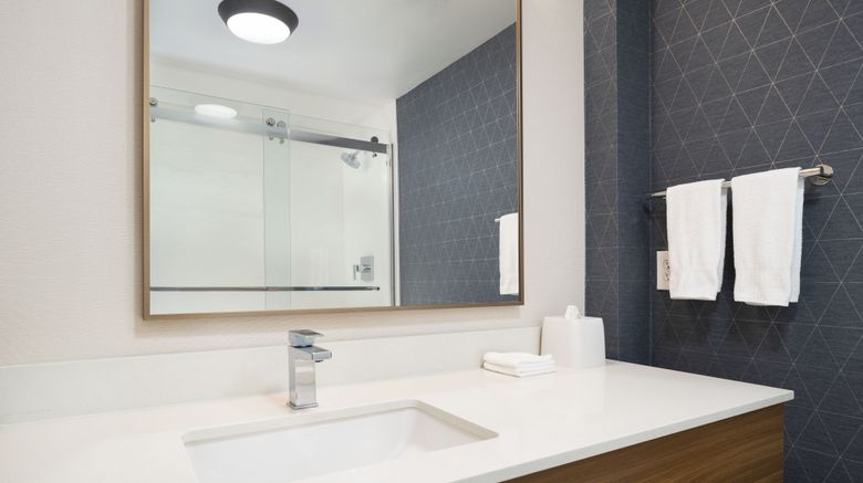 <b>Fairfield Inn & Suites Fresno River Park Room</b>. Images powered by <a href="https://www.leonardoworldwide.com/" title="Leonardo Worldwide" target="_blank">Leonardo</a>.