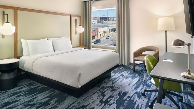 Fairfield Inn & Suites Decatur Room