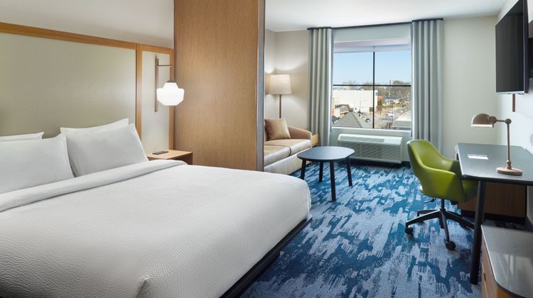 Fairfield Inn & Suites Decatur Room