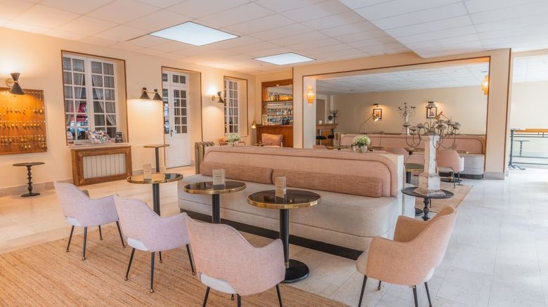 <b>Grand Hotel de l'Esperance Lobby</b>. Images powered by <a href="https://www.leonardoworldwide.com/" title="Leonardo Worldwide" target="_blank">Leonardo</a>.