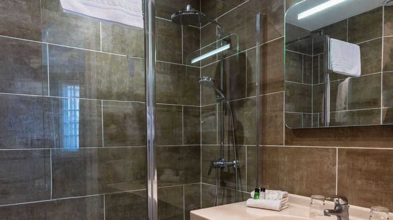 <b>Grand Hotel de l'Esperance Room</b>. Images powered by <a href="https://www.leonardoworldwide.com/" title="Leonardo Worldwide" target="_blank">Leonardo</a>.