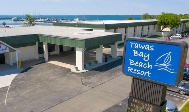 Tawas Bay Beach Resort Exterior