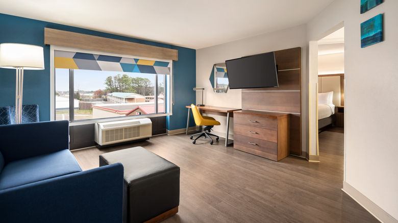 <b>Holiday Inn Express Hotel & Suites Room</b>. Images powered by <a href="https://www.leonardoworldwide.com/" title="Leonardo Worldwide" target="_blank">Leonardo</a>.