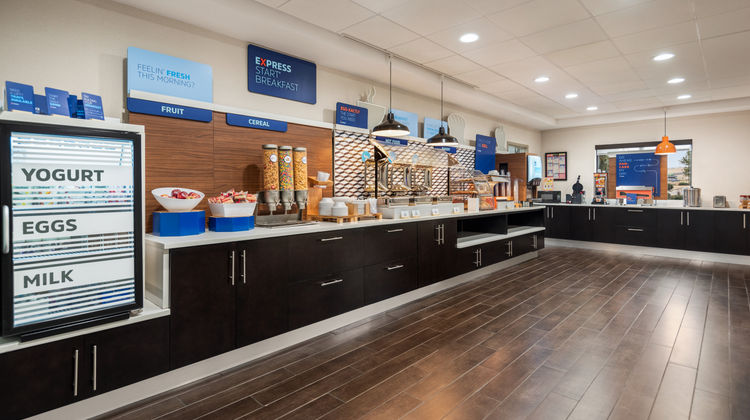 Holiday Inn Express Hotel & Suites Restaurant