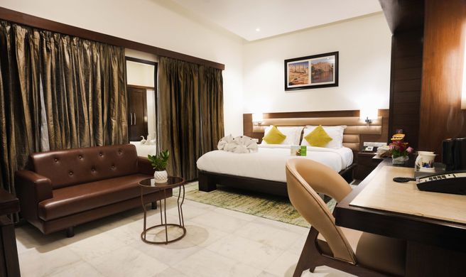 Leisure Inn Grand Chanakya Room