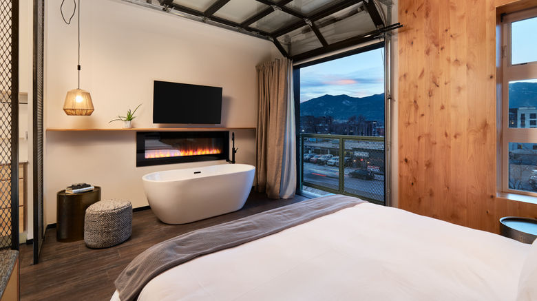 <b>Kinship Landing Suite</b>. Images powered by <a href="https://www.leonardoworldwide.com/" title="Leonardo Worldwide" target="_blank">Leonardo</a>.