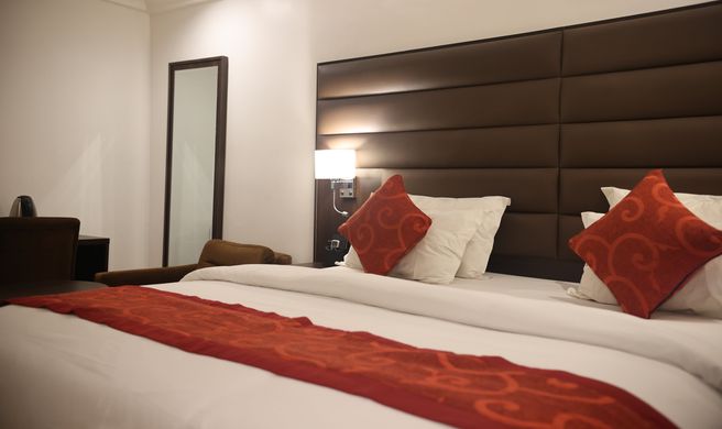 Bolton White Hotels and Apartments Room
