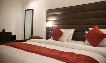 Bolton White Hotels and Apartments