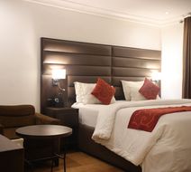 Bolton White Hotels and Apartments Room