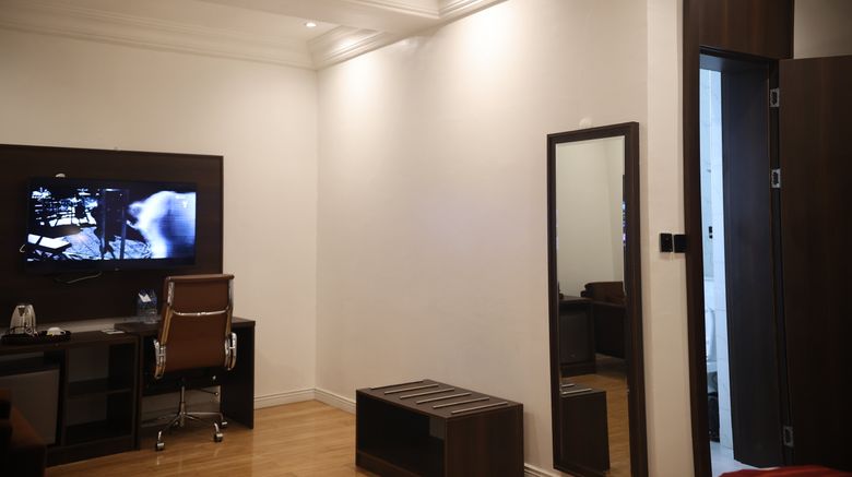<b>Bolton White Hotels and Apartments Suite</b>. Images powered by <a href="https://www.leonardoworldwide.com/" title="Leonardo Worldwide" target="_blank">Leonardo</a>.