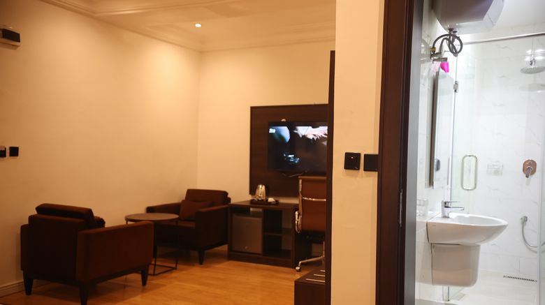 <b>Bolton White Hotels and Apartments Suite</b>. Images powered by <a href="https://www.leonardoworldwide.com/" title="Leonardo Worldwide" target="_blank">Leonardo</a>.