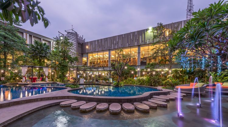Holiday Inn Cikarang Jababeka Pool