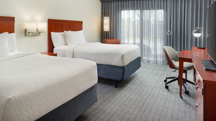 Courtyard by Marriott Charlottesville Room