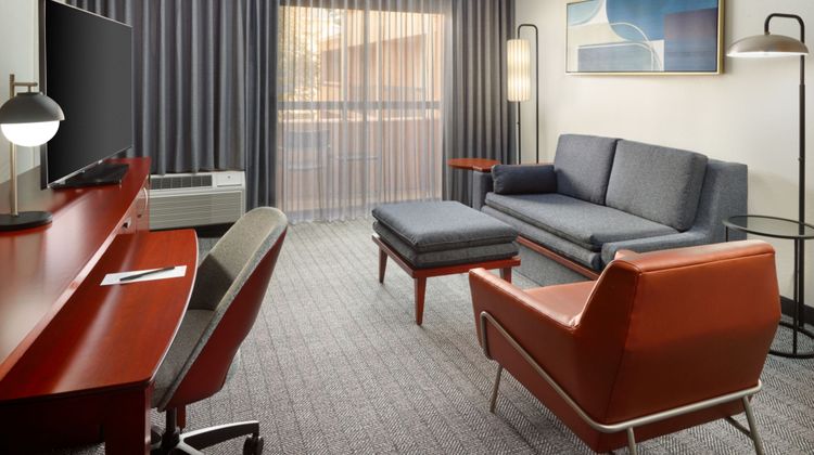 Courtyard by Marriott Charlottesville Room